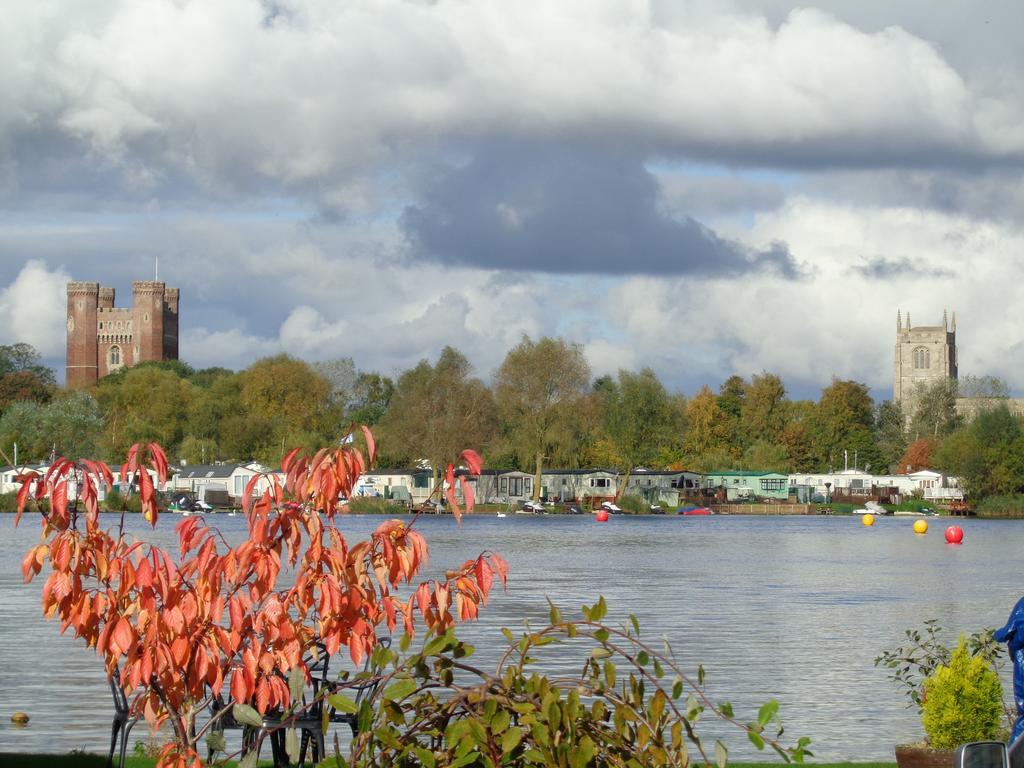 Tattershall Lakes Hotel Exterior photo